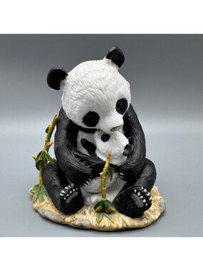 Vintage Homco Masterpiece Porcelain Panda Bear Figurine 1988
